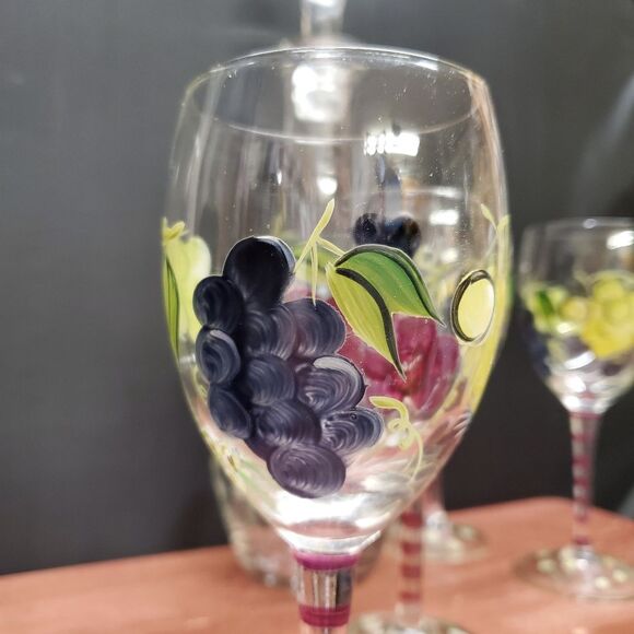 Vintage Home Essentials Hand Painted Grapes Glass Decanter and Wine Glass Set - Picture 10 of 12